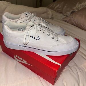 Nike White Athletic Shoes with Low-Top Design